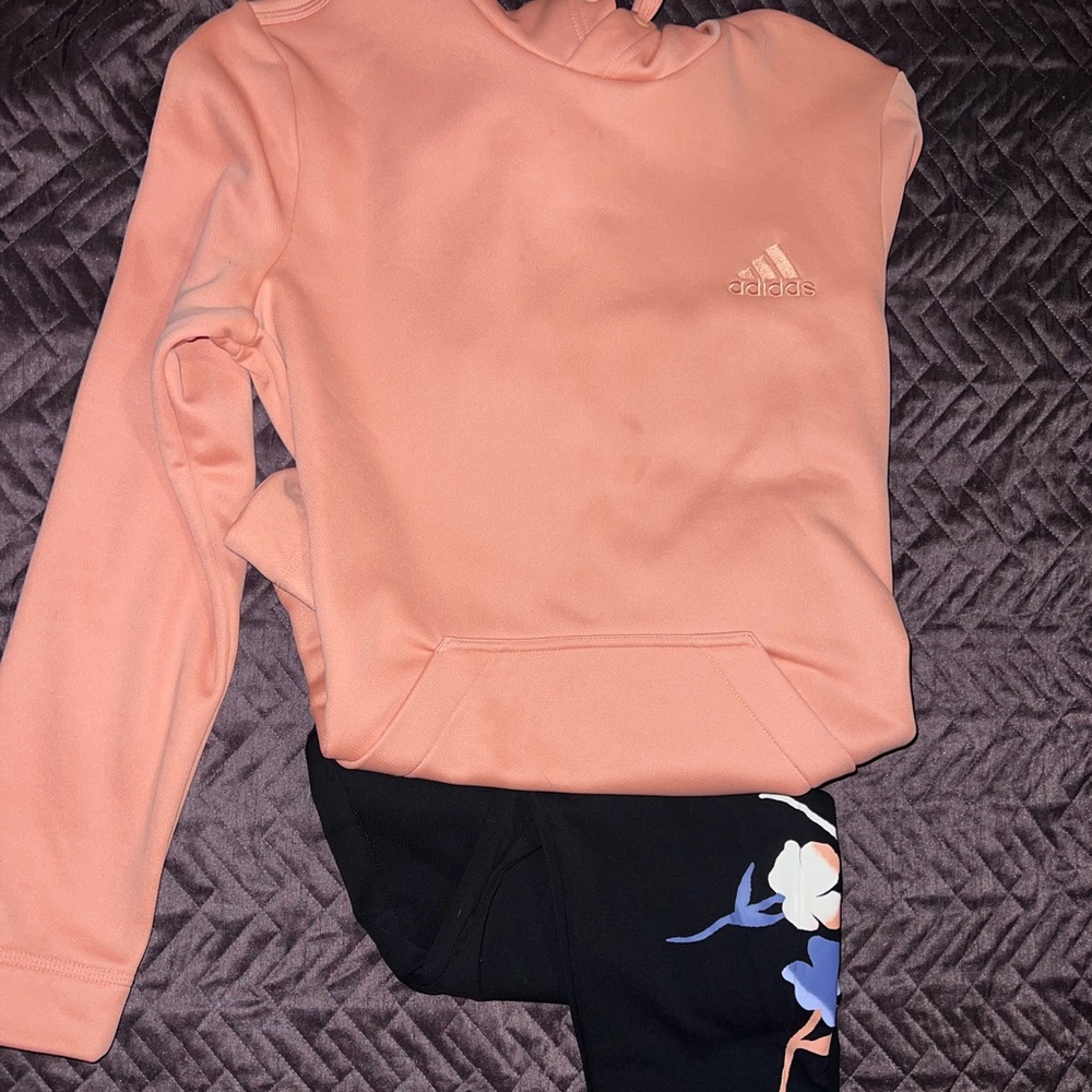 women’s Adidas sweater and matching leggings size Large